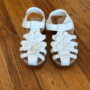 White sandals with flower size 10 beautiful condition